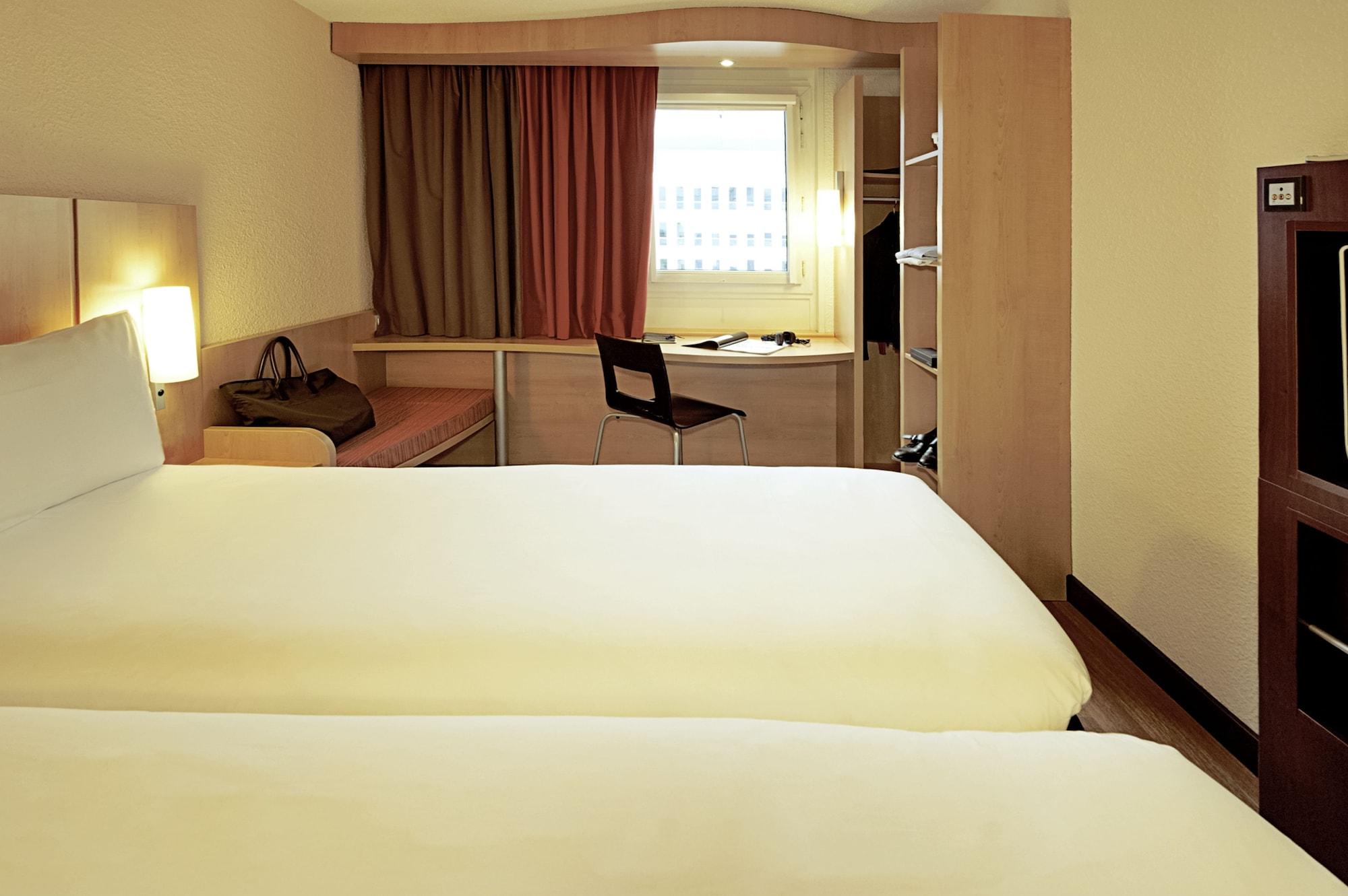 Ibis Beauvais Aeroport Hotel Exterior photo