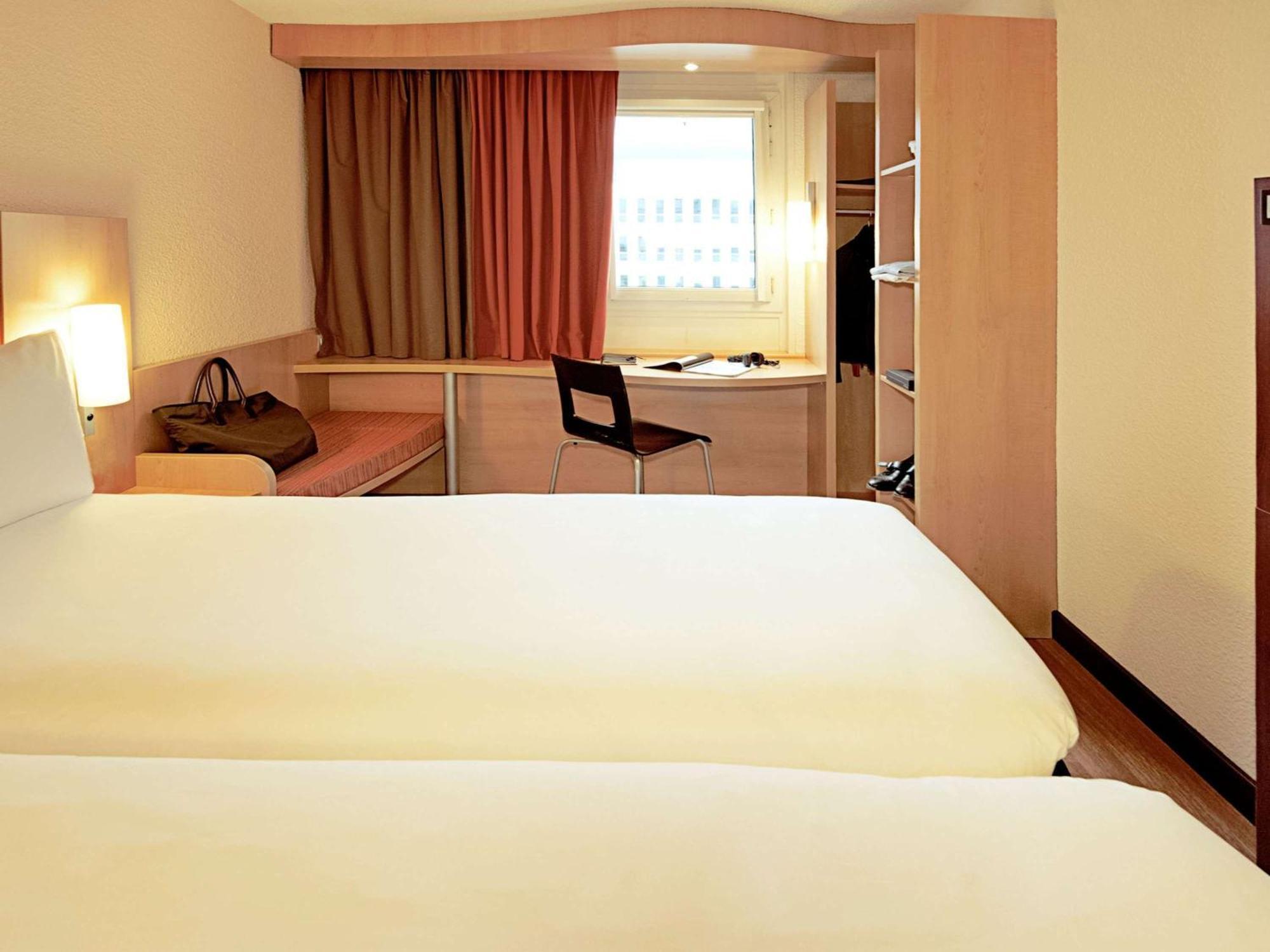 Ibis Beauvais Aeroport Hotel Exterior photo
